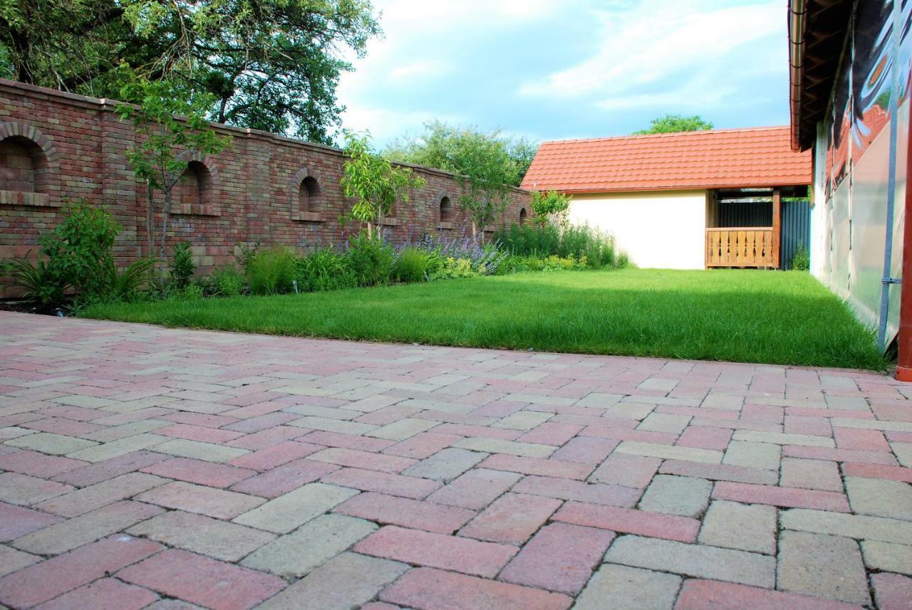 Ubytovanie Tri Ruze Krasnohorske Podhradie Luaran gambar